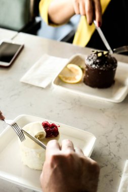 Masada lezzetli bir pasta var.