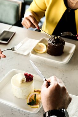 Masada lezzetli bir pasta var.