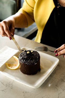 Masada lezzetli bir pasta var.