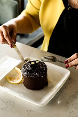 Masada lezzetli bir pasta var.