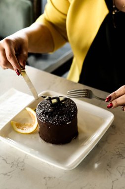 Masada lezzetli bir pasta var.
