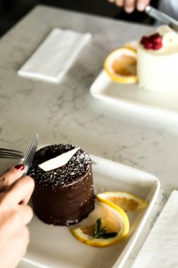 Masada lezzetli bir pasta var.