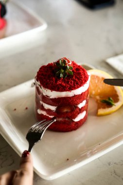 Masada lezzetli bir pasta var.