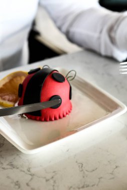 Masada lezzetli bir pasta var.