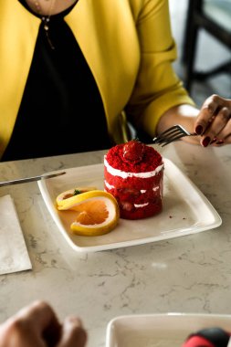 Masada lezzetli bir pasta var.