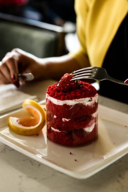 Masada lezzetli bir pasta var.