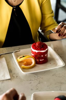 Masada lezzetli bir pasta var.