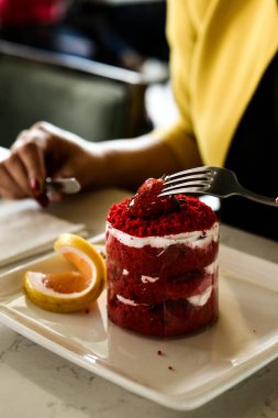 Masada lezzetli bir pasta var.