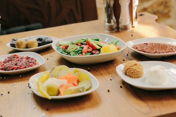 Traditionelles Türkisches Und Griechisches Dinner Meze Tisch — Stockfoto