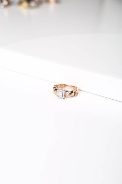 Elmas Mücevherler ve Moda Mücevherleri