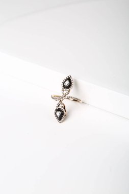 Elmas Mücevherler ve Moda Mücevherleri