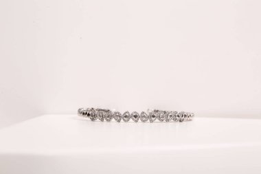 Elmas Mücevherler ve Moda Mücevherleri