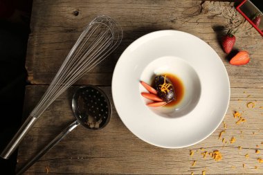 Yerel şeflerin pişirdiği ilginç yemekler.