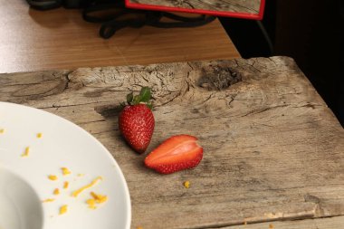 Yerel şeflerin pişirdiği ilginç yemekler.