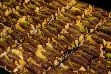 Masada lezzetli bir pasta var.