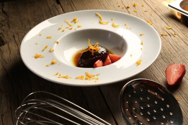 Yerel şeflerin pişirdiği ilginç yemekler.