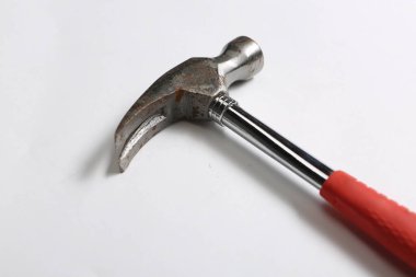 Eski model çekiç, marangozlar için bir zanaat aracı.