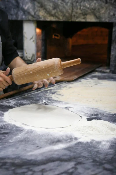 Faire Une Pizza Turque Lahmacun Restauration Rapide Street Food Populaire — Photo