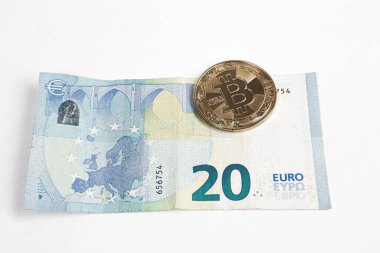 Multi Euro Dolar, farklı türde yeni nesil banknotlar, bitcoin
