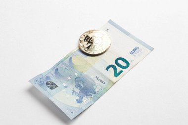 Multi Euro Dolar, farklı türde yeni nesil banknotlar, bitcoin