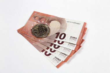 Multi Euro Dolar, farklı türde yeni nesil banknotlar, bitcoin