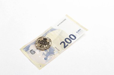 Multi Euro Dolar, farklı türde yeni nesil banknotlar, bitcoin