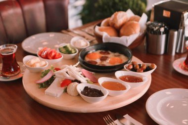 zengin ve leziz Türk Kahvaltı