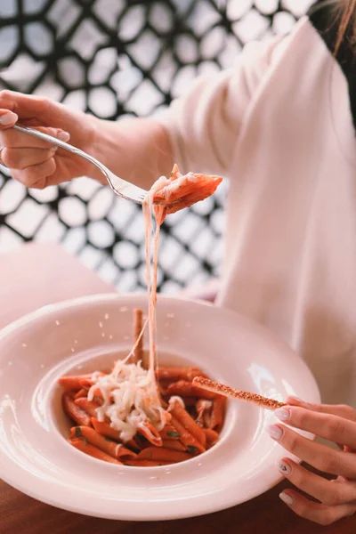 Savoureux Appétissant Classique Pâtes Italiennes Avec Une Délicieuse Sauce — Photo