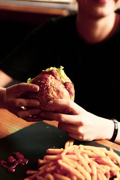 Taze Sebzeli Yapımı Hamburger — Stok fotoğraf