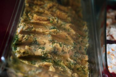 Geleneksel Türk ve Yunan yemek meze masası