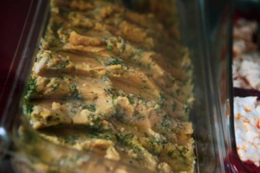 Geleneksel Türk ve Yunan yemek meze masası