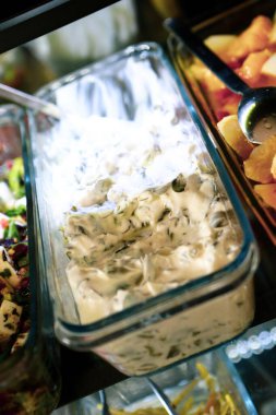 Geleneksel Türk ve Yunan yemek meze masası