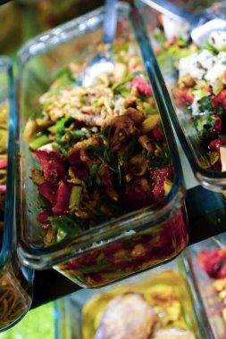 Geleneksel Türk ve Yunan yemek meze masası