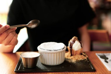 dondurma çikolatalı sufle