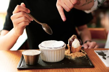 dondurma çikolatalı sufle