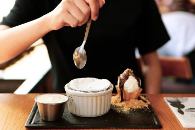 dondurma çikolatalı sufle