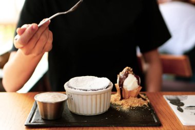 dondurma çikolatalı sufle