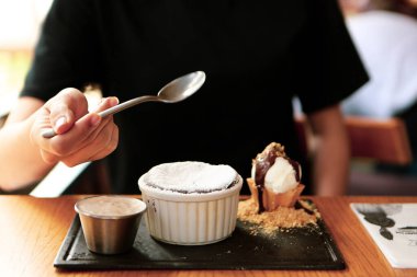 dondurma çikolatalı sufle