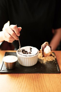 dondurma çikolatalı sufle