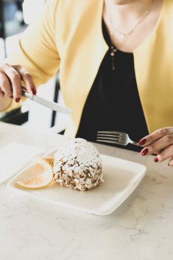 Masada lezzetli bir pasta var.