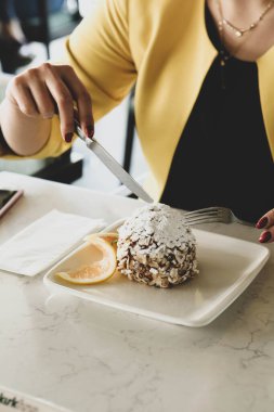 Masada lezzetli bir pasta var.