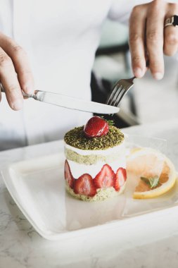 Masada lezzetli bir pasta var.