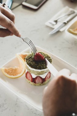 Masada lezzetli bir pasta var.