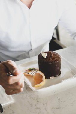 Masada lezzetli bir pasta var.