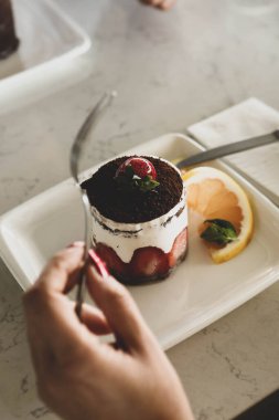 Masada lezzetli bir pasta var.