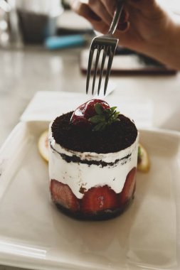 Masada lezzetli bir pasta var.