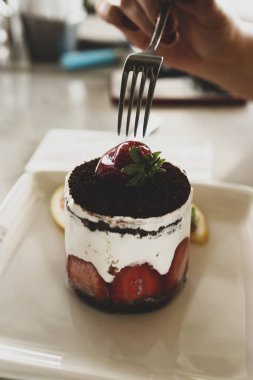 Masada lezzetli bir pasta var.