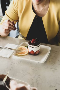 Masada lezzetli bir pasta var.