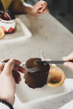 Masada lezzetli bir pasta var.