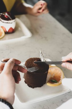 Masada lezzetli bir pasta var.